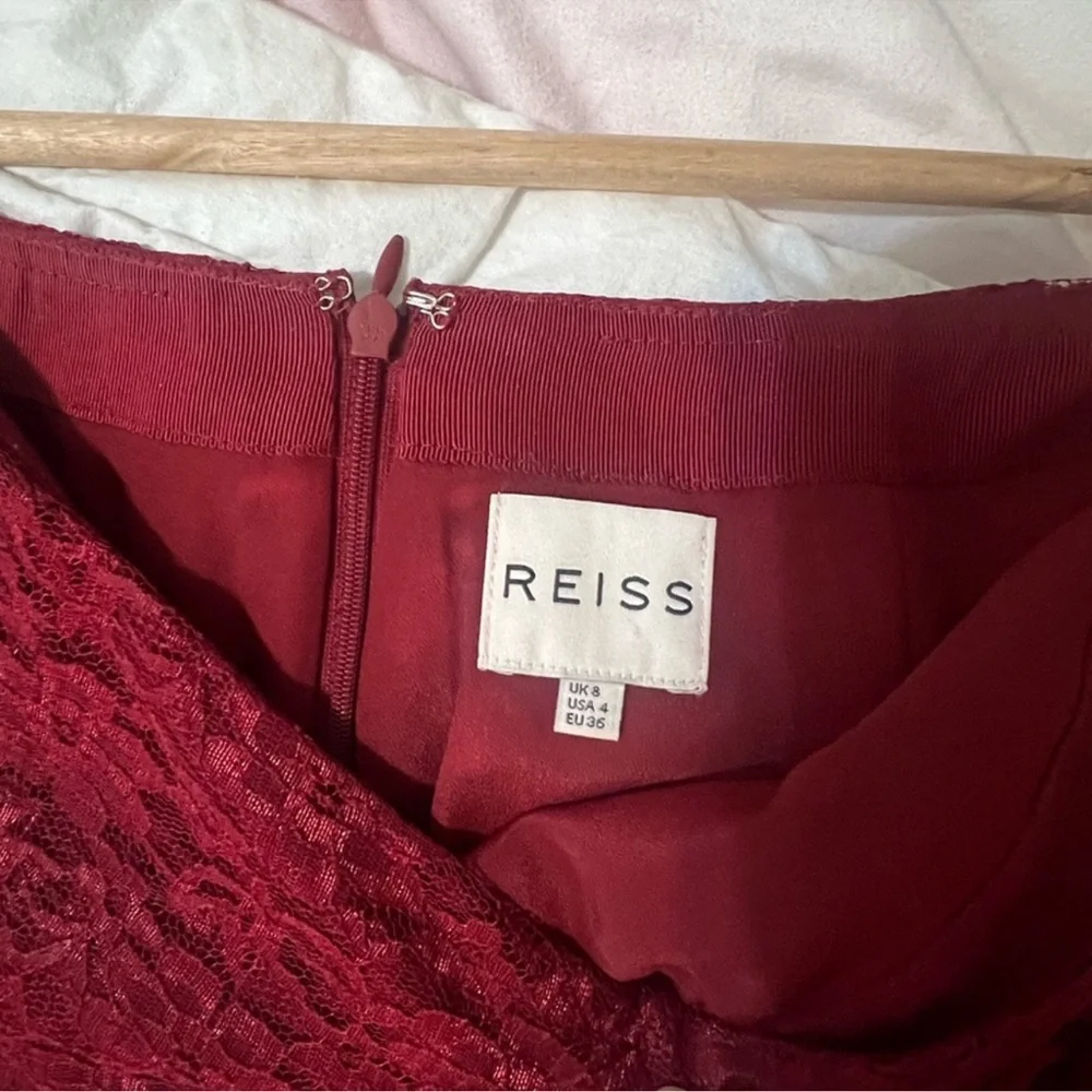 Reiss Elegant Red Lace Skirt - Picture 3 of 7